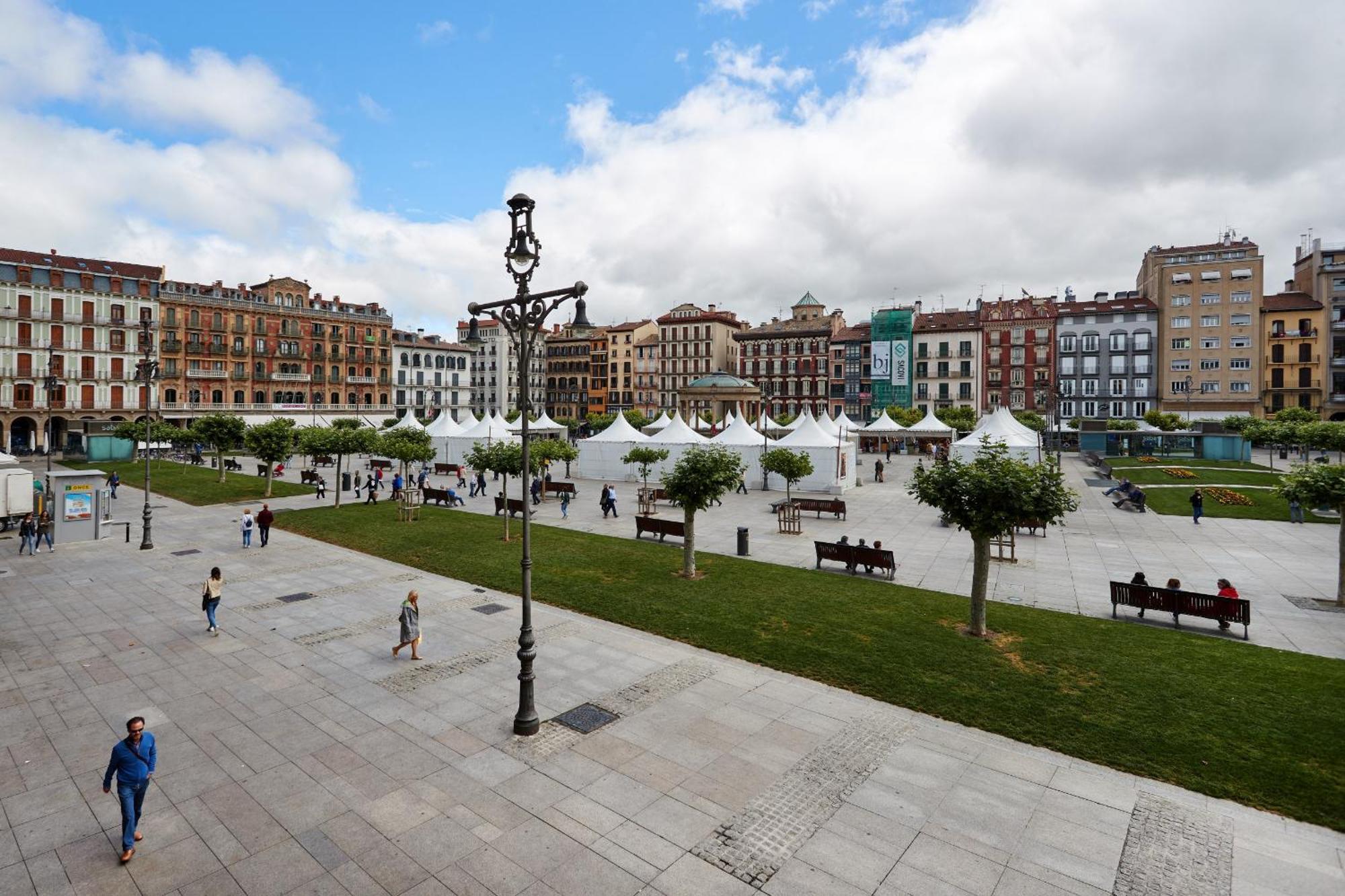 Ferienwohnung Tuapartamento - Boutique Plaza Del Castillo 29 Pamplona Exterior foto